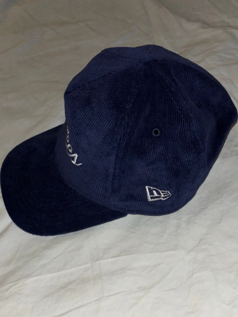 New Era Corduroy New YorkYankees Script SnapBack Cap - OS